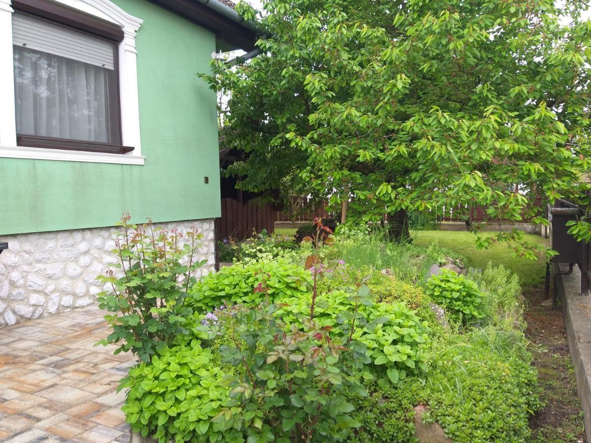 Tavasz Nyaralo Villa Poroszlo Luaran gambar